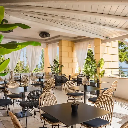 Makis Hotel 3*