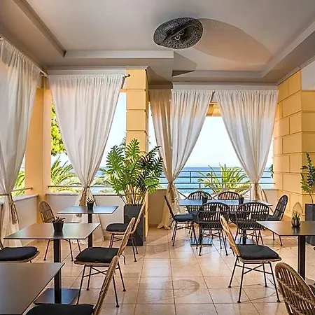 Makis Hotel 3*